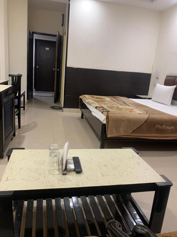 Hotel Raman'S Jagadhri Exterior photo